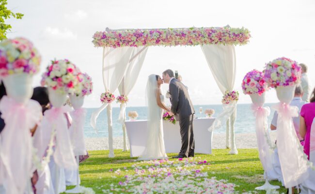 Come organizzare il matrimonio sulla spiaggia